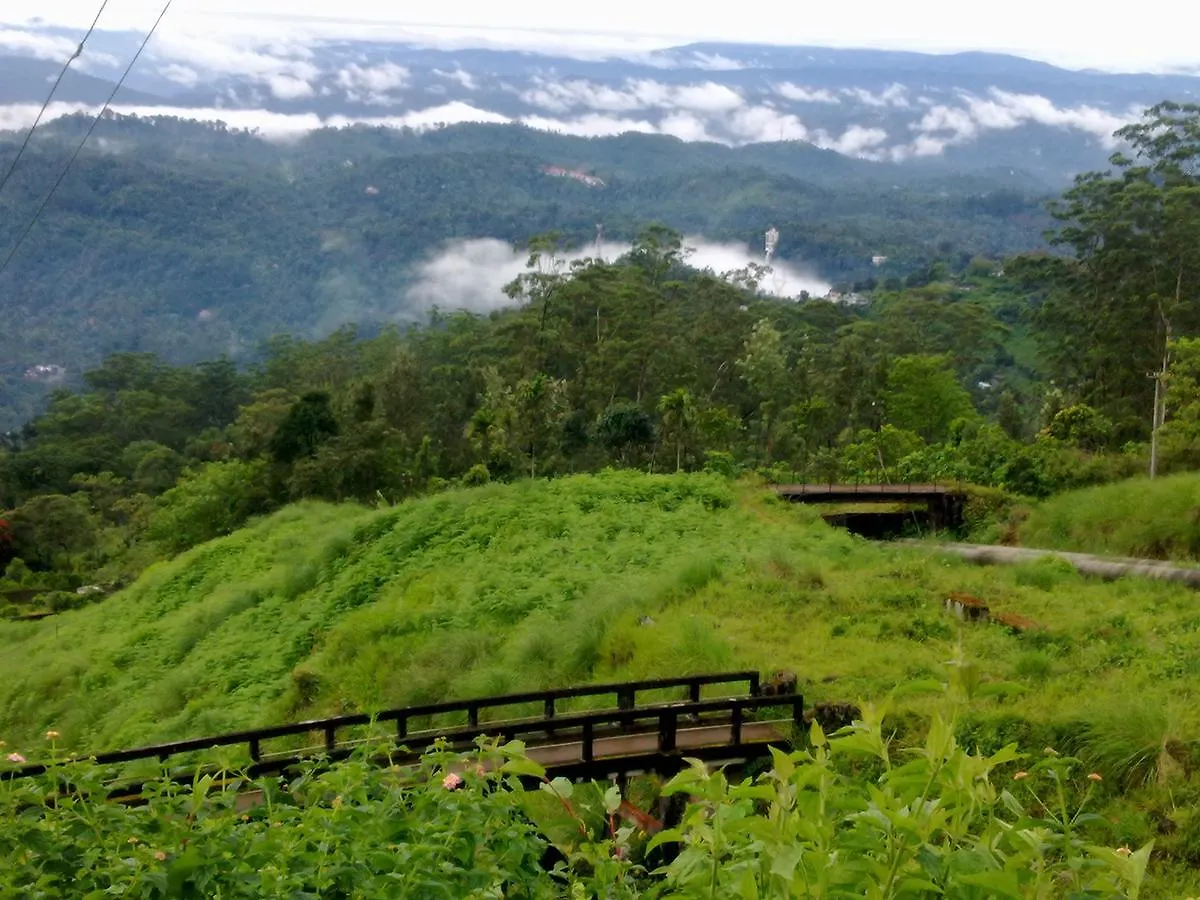 ベッド・アンド・ブレックファスト Tea Drops Plantation Villaムンナール